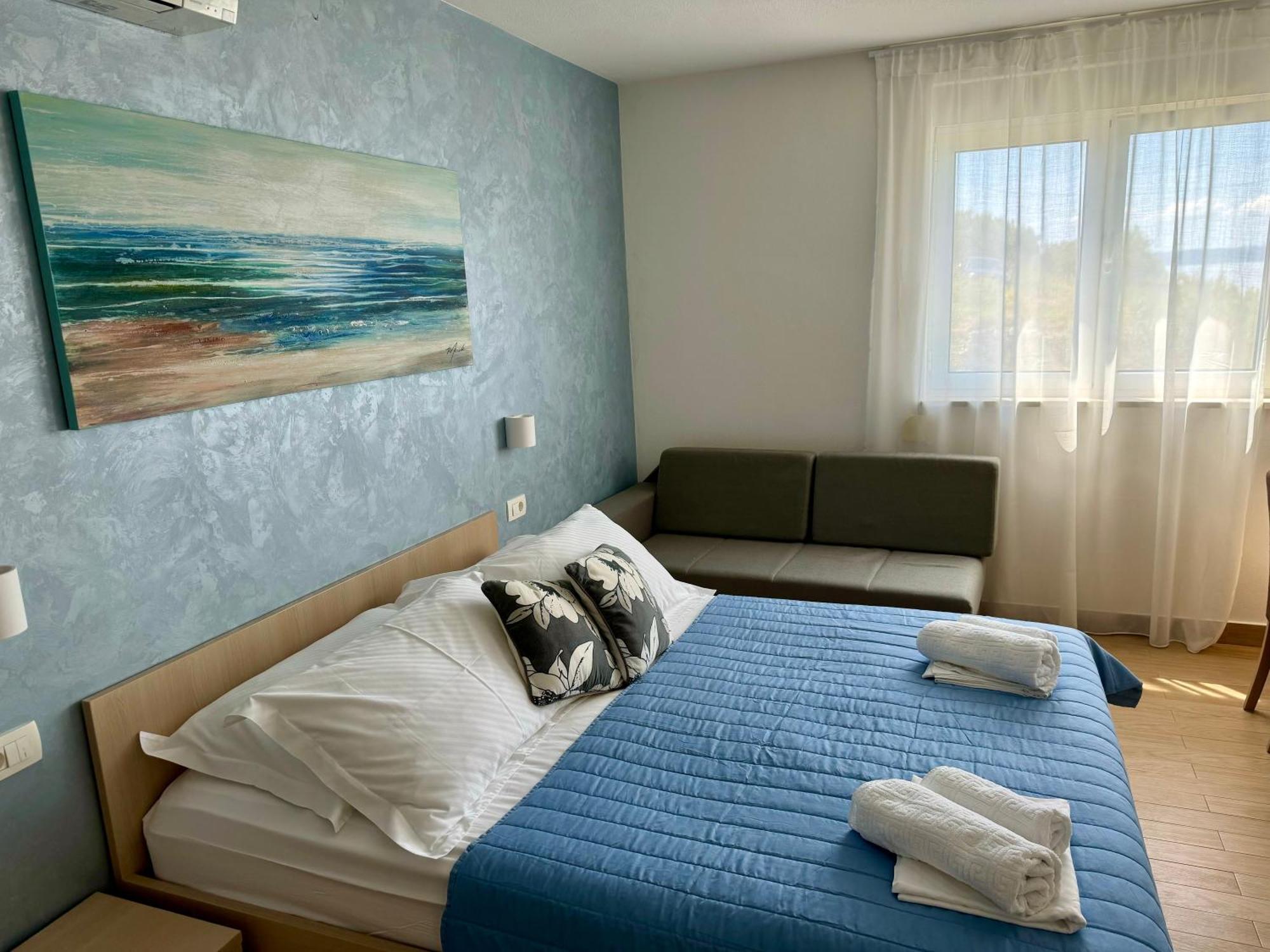Waterfront Apartments - Tučepi Buitenkant foto