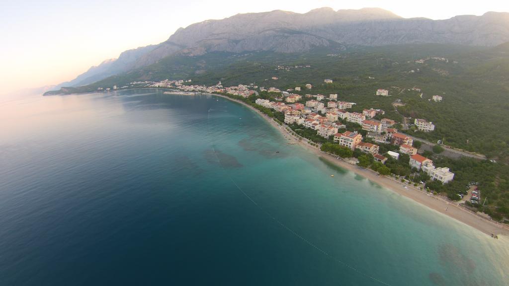 Waterfront Apartments - Tučepi Buitenkant foto