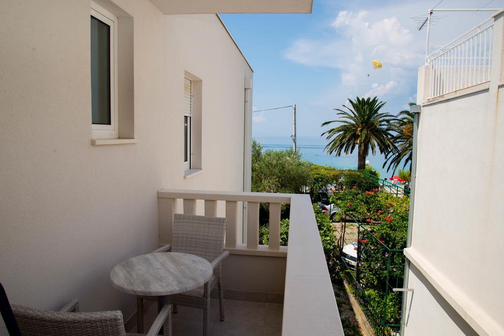 Waterfront Apartments - Tučepi Buitenkant foto