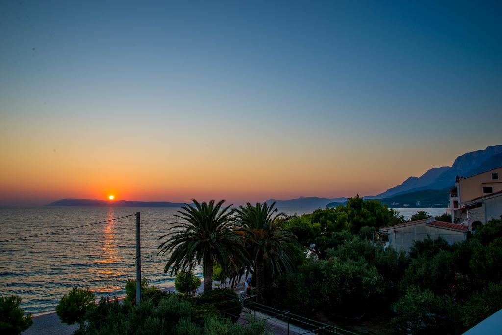 Waterfront Apartments - Tučepi Buitenkant foto